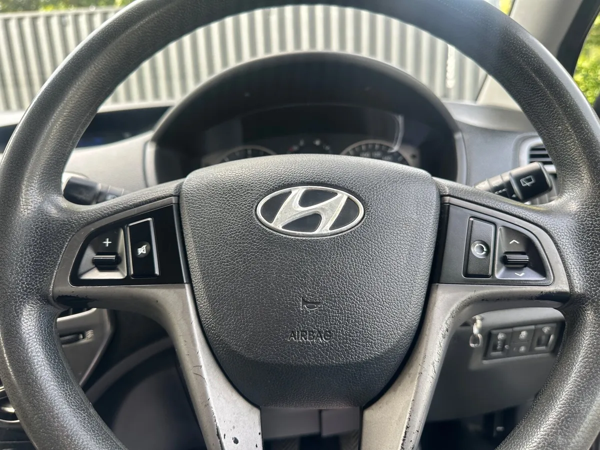 Hyundai i20 2013 1.4 CRDI 5 DR. "NEW NCT" - Image 4