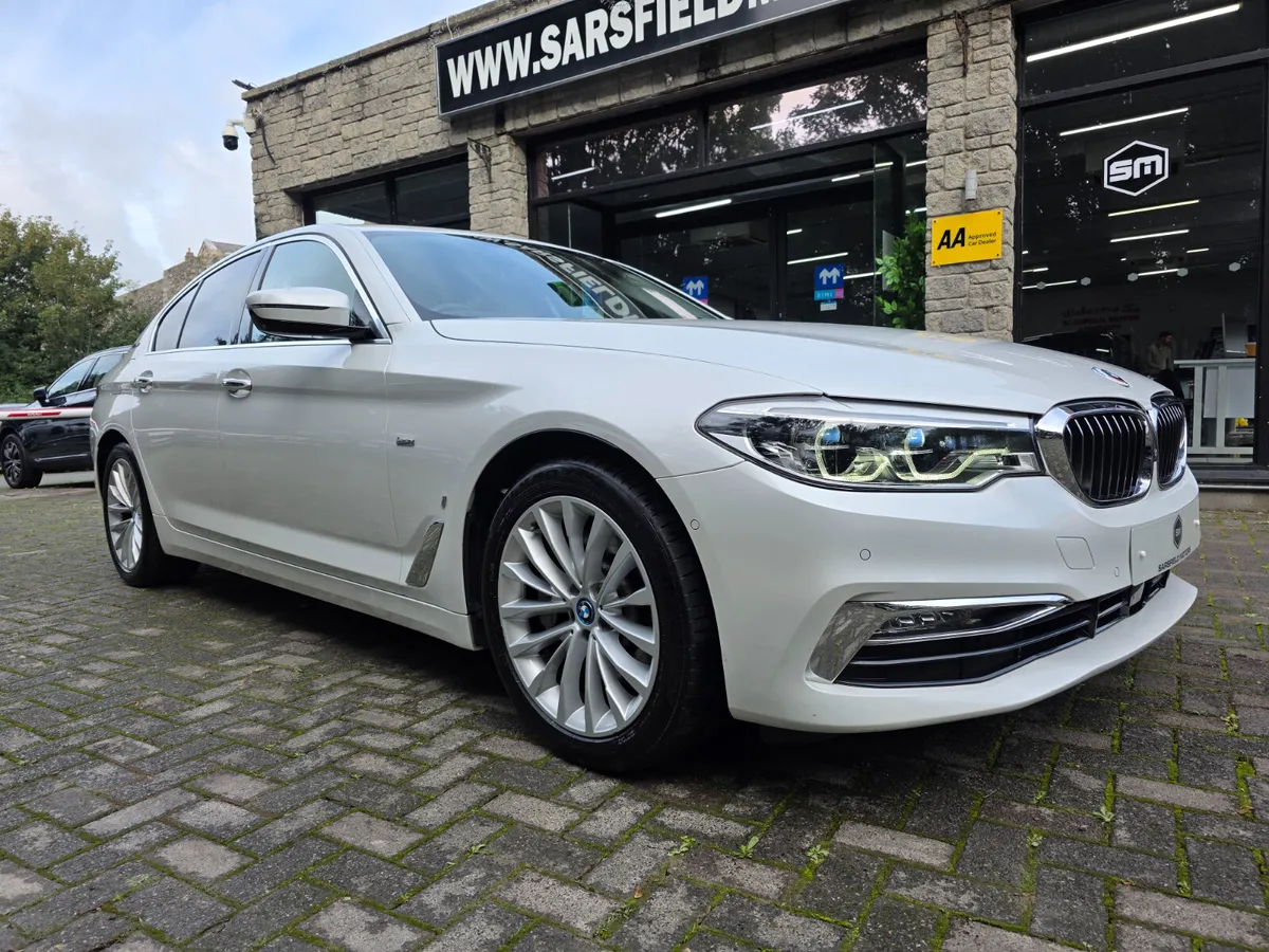 2017 BMW 530E LUXURY AUTO. - Image 3