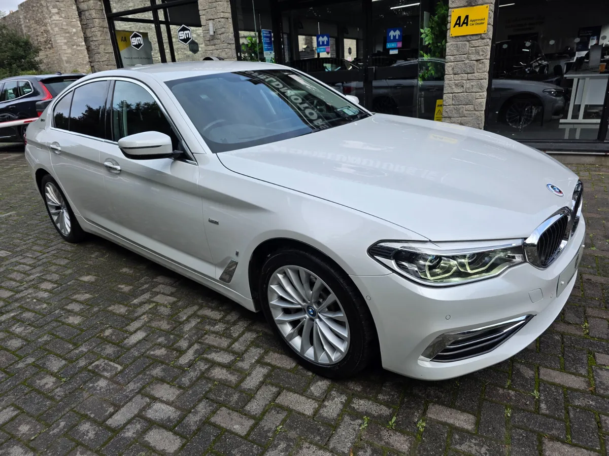 2017 BMW 530E LUXURY AUTO. - Image 4
