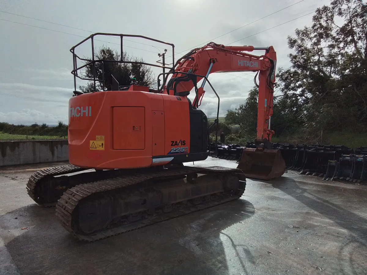 HITACHI  ZX225USLC-6  (2019)  5800 HRS - Image 2