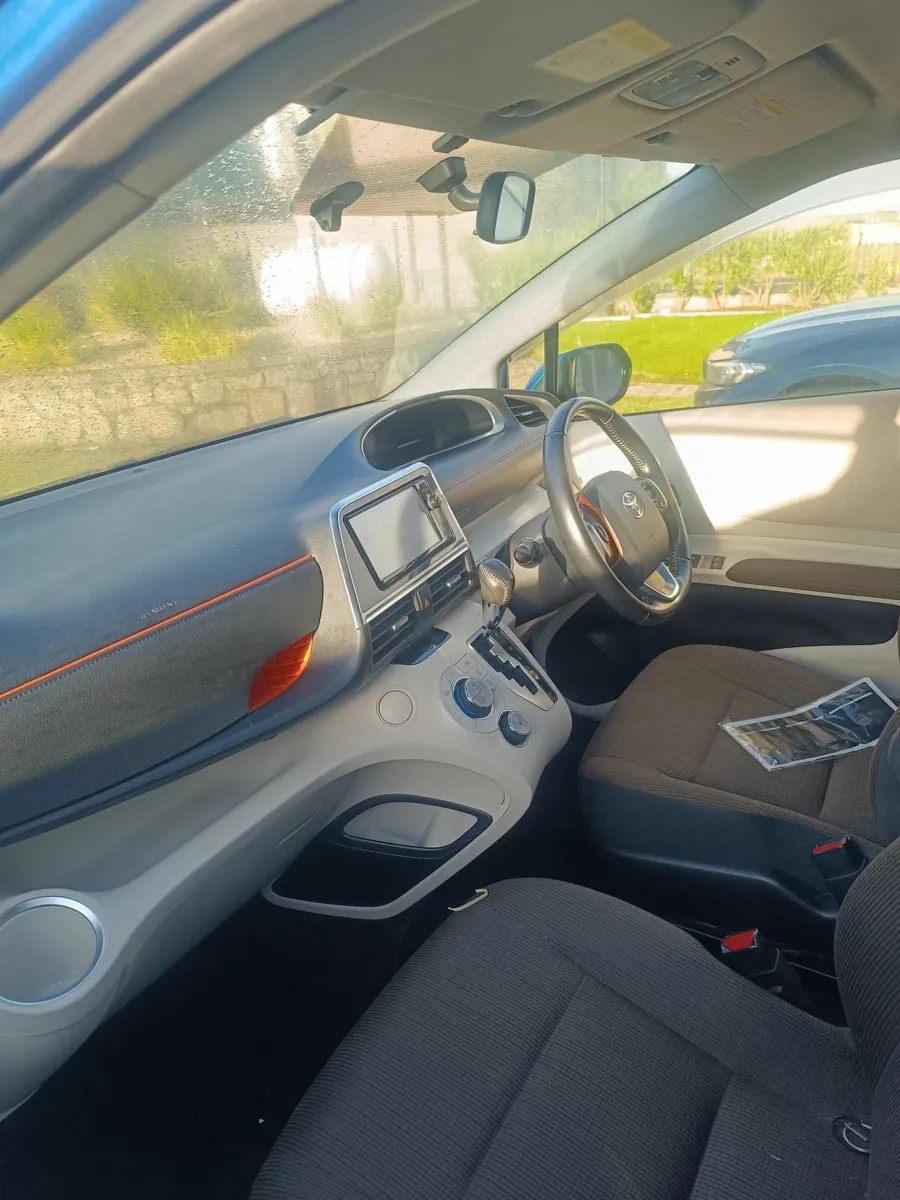 Toyota Sienta 2016, hybrid automatic, 7 seater - Image 4