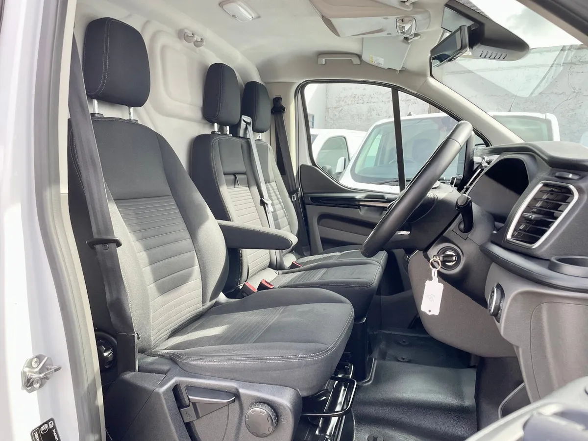 Ford Transit Custom Limited 2.0TDCI 130PS LWB,2022 - Image 4