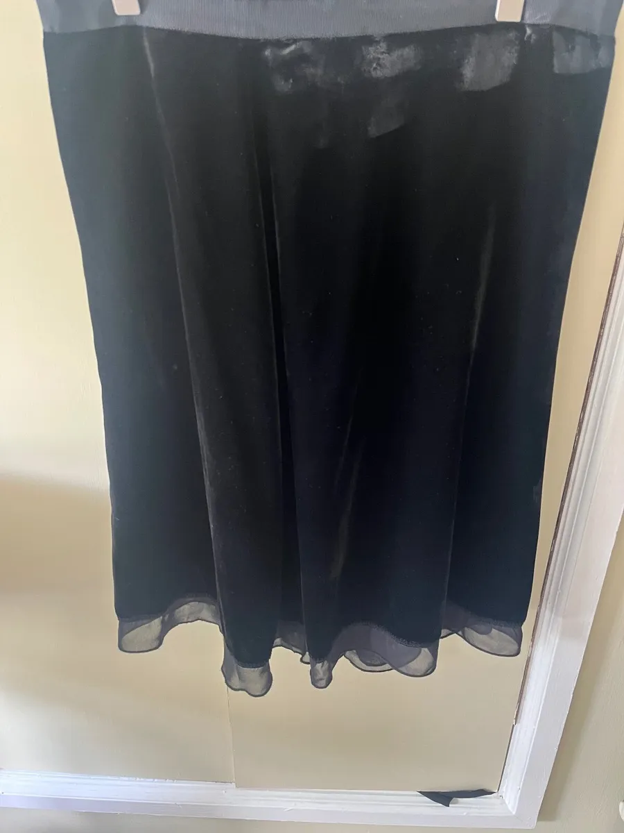 Designer Tommy Hilfiger skirt - Image 1