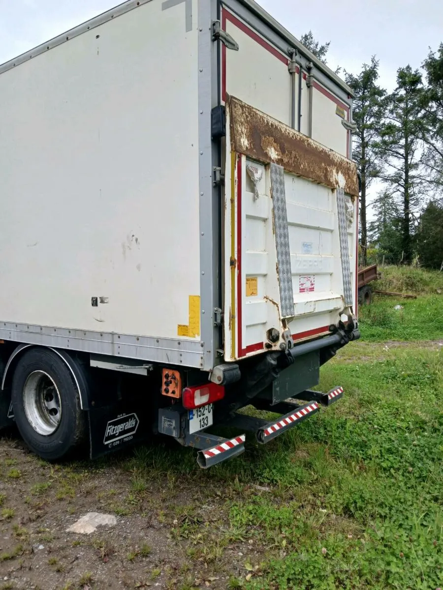 Tail lift - Image 2