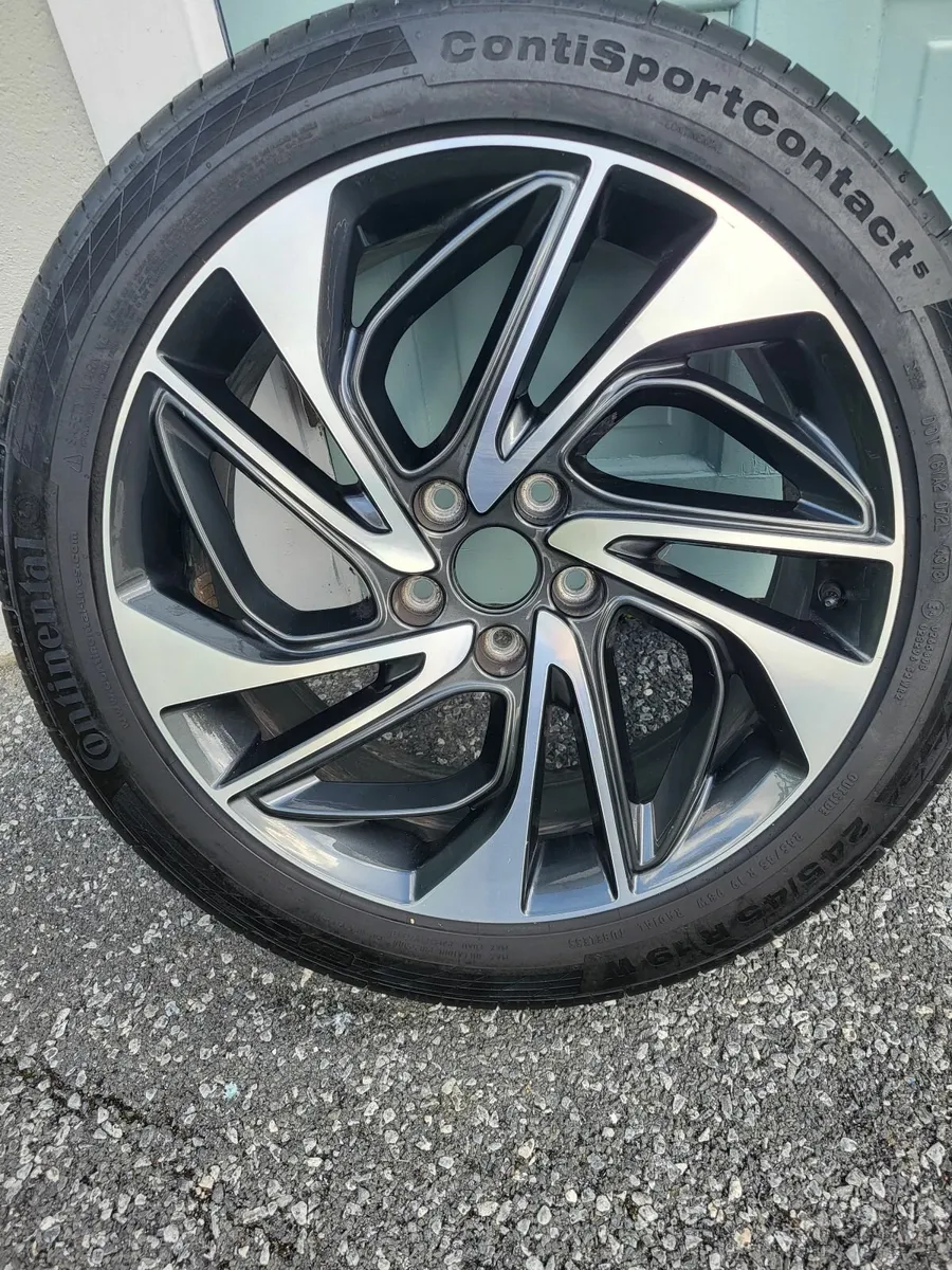 Hyundai tucson wheel + tyre - Image 3