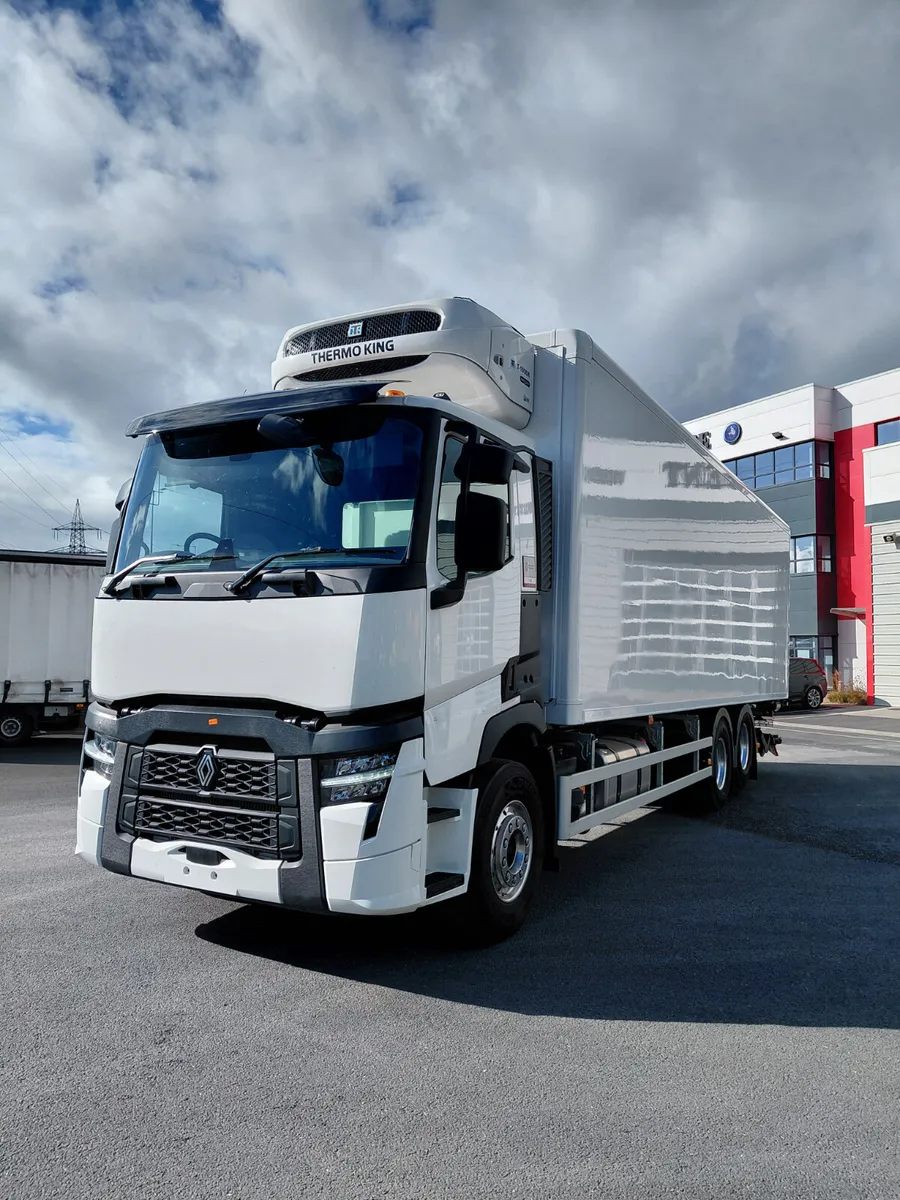 New Renault T380 Refrigerated Rigid - Image 3