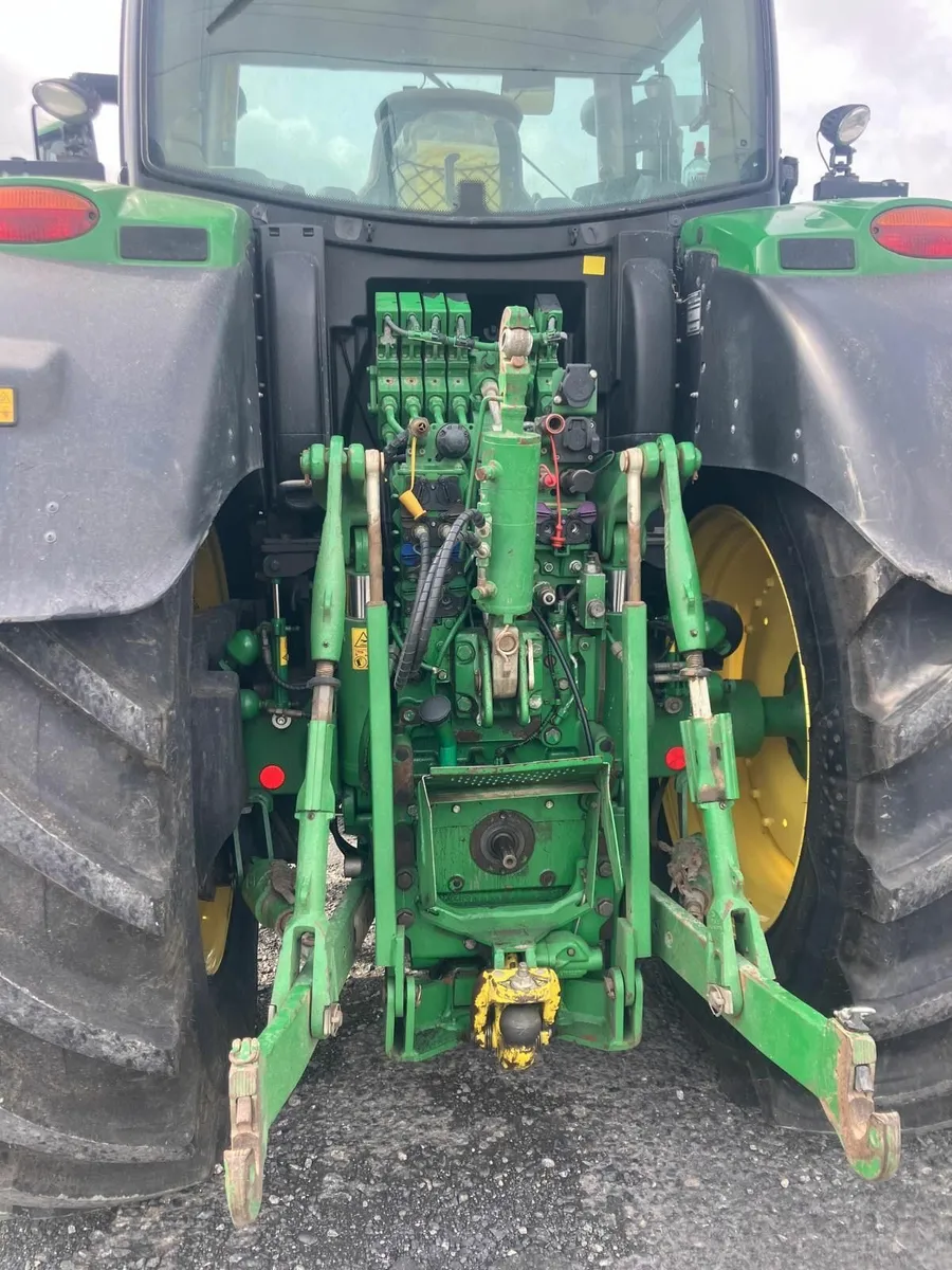 2020 John Deere 6215R - Image 4