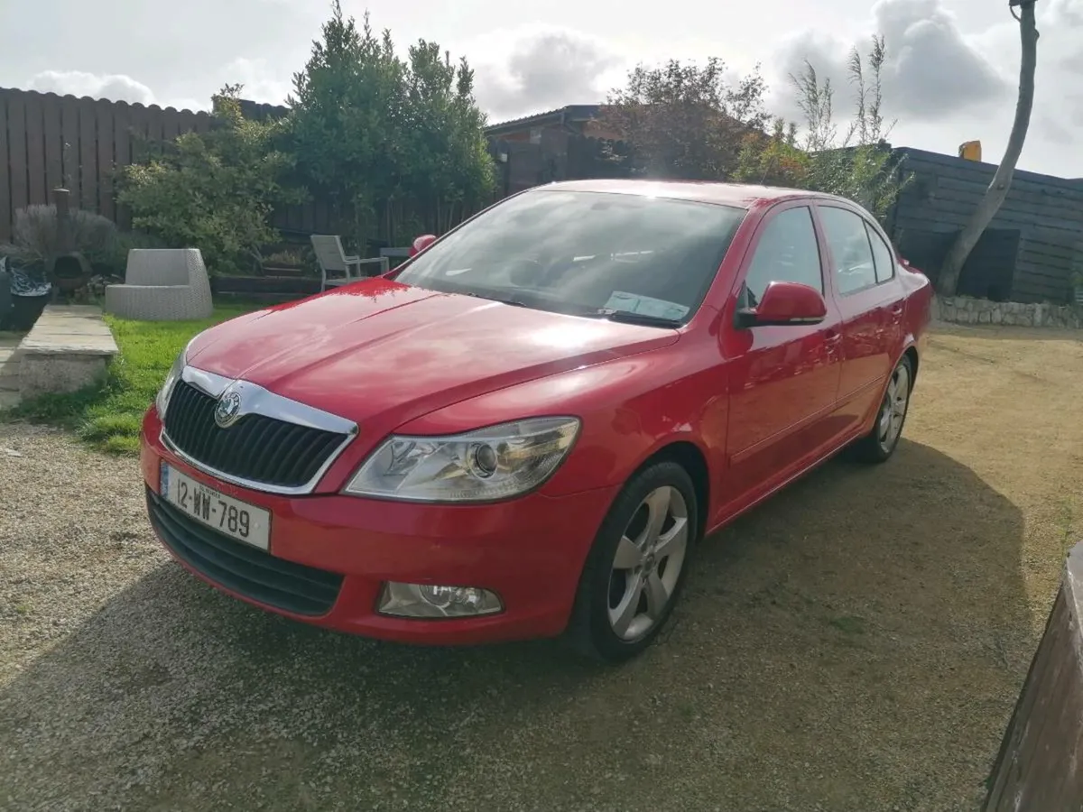 Skoda Octavia - very low mileage - Image 1