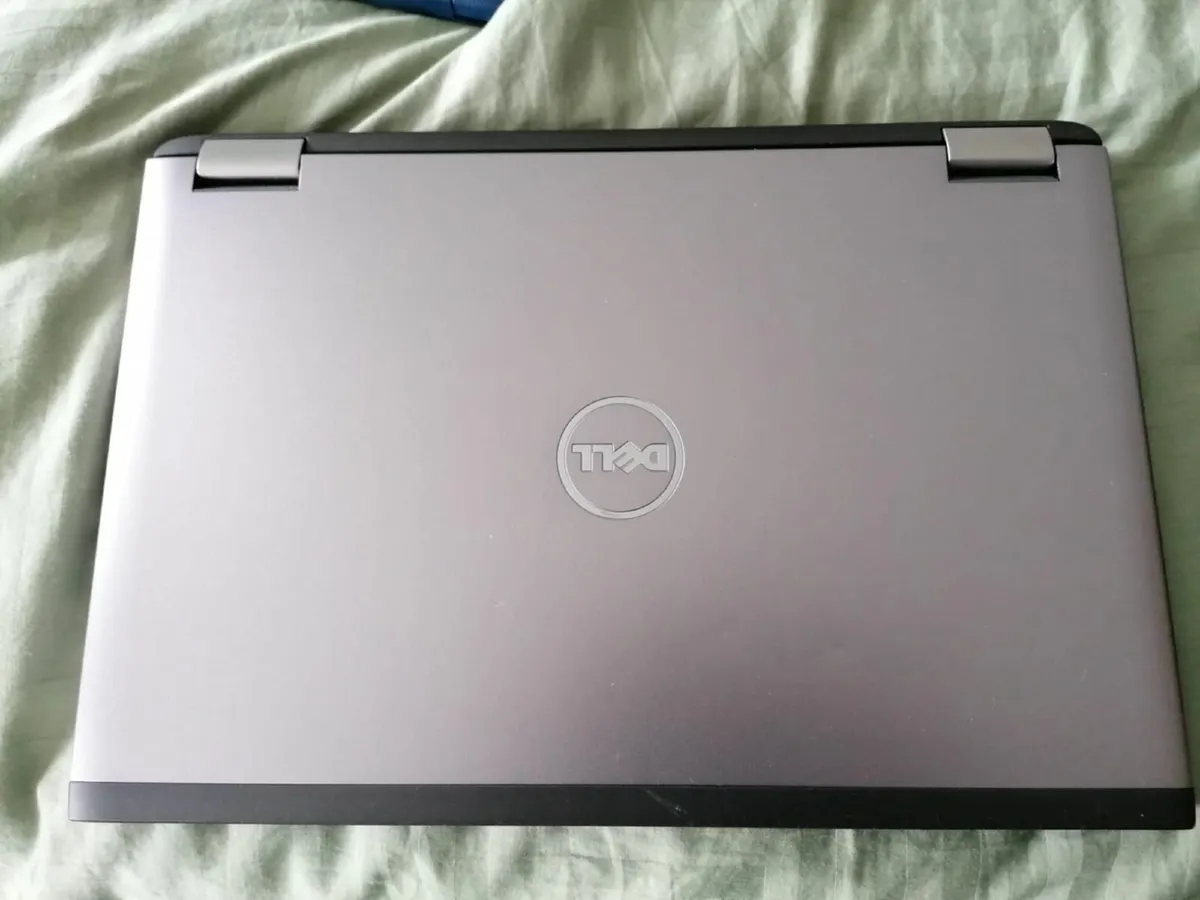 Dell Vostro 3560 laptop - Image 2