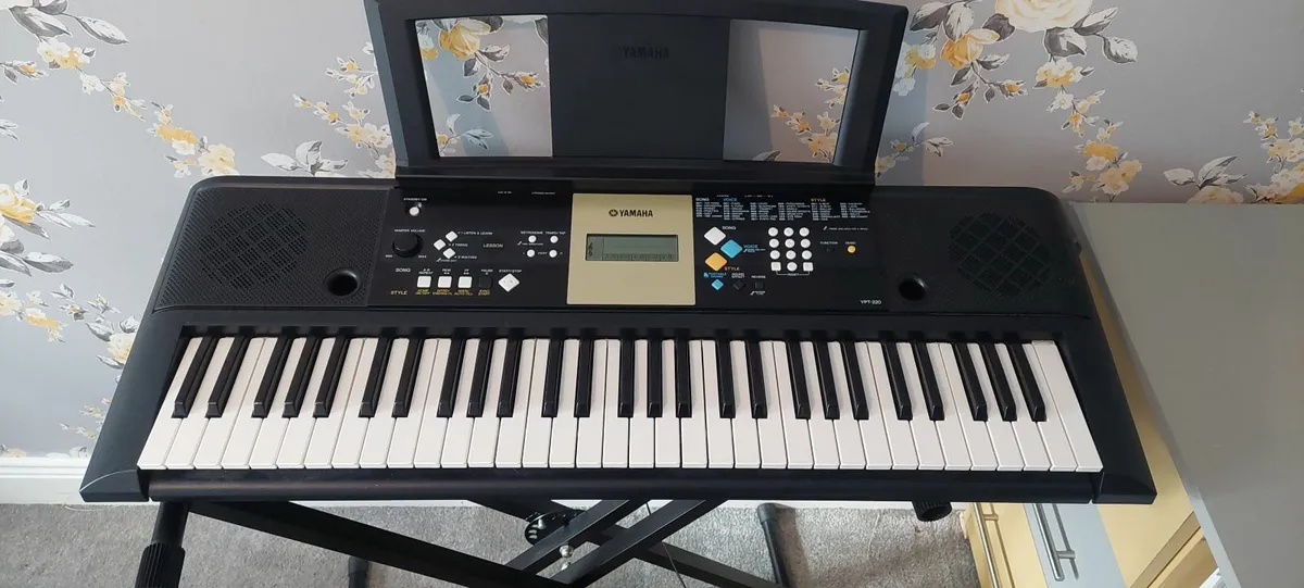 Yamaha Keyboard - Image 2