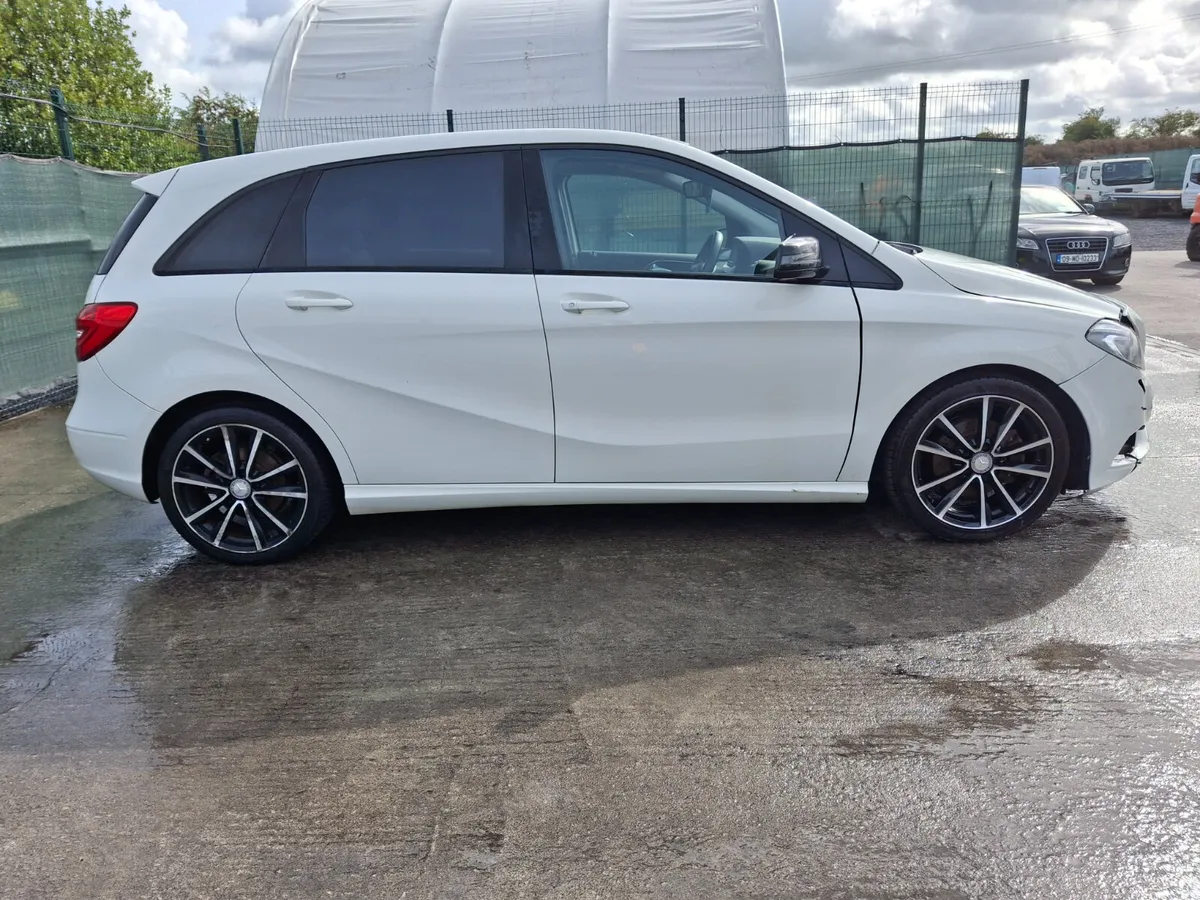 2014 Mercedes B-Class 180B - Image 4