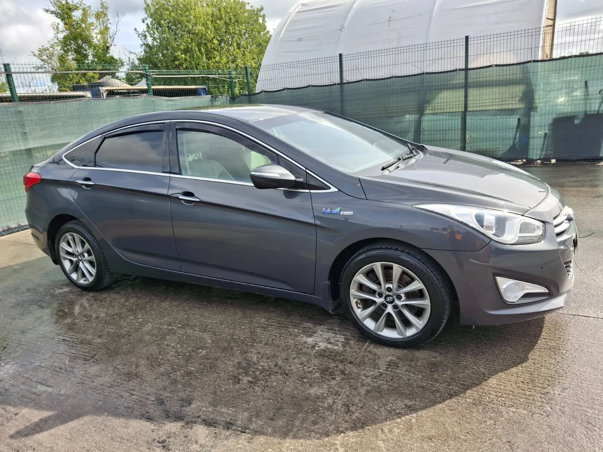 2015 Hyundai i40 1.7 Diesel Full leather - Image 2