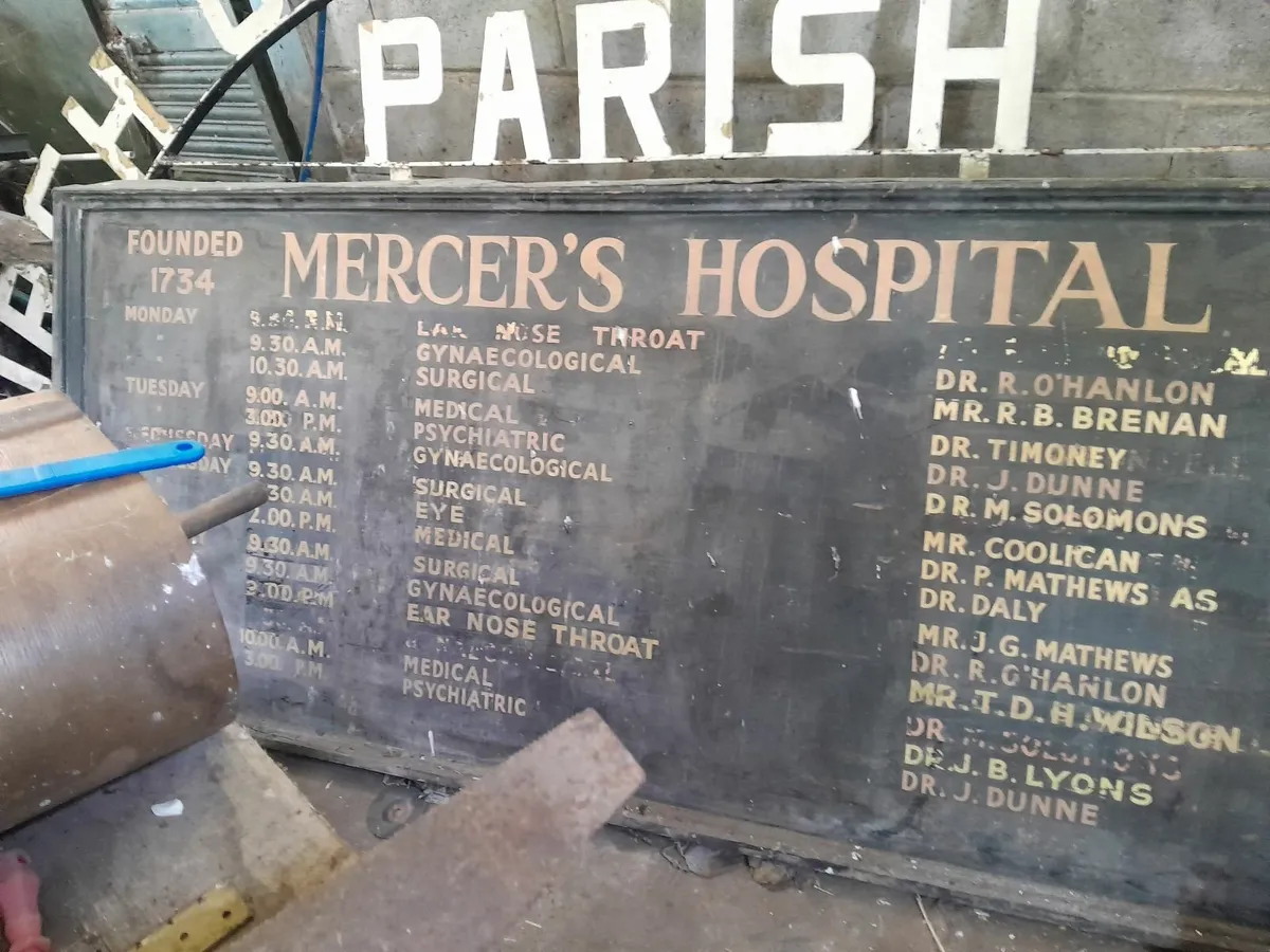 Vintage handpainted  mercers hospital singh - Image 3