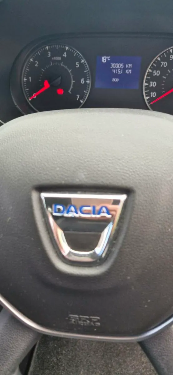 Dacia Duster 202, 1.6 Diesel. VERY LOW MILEAGE - Image 3