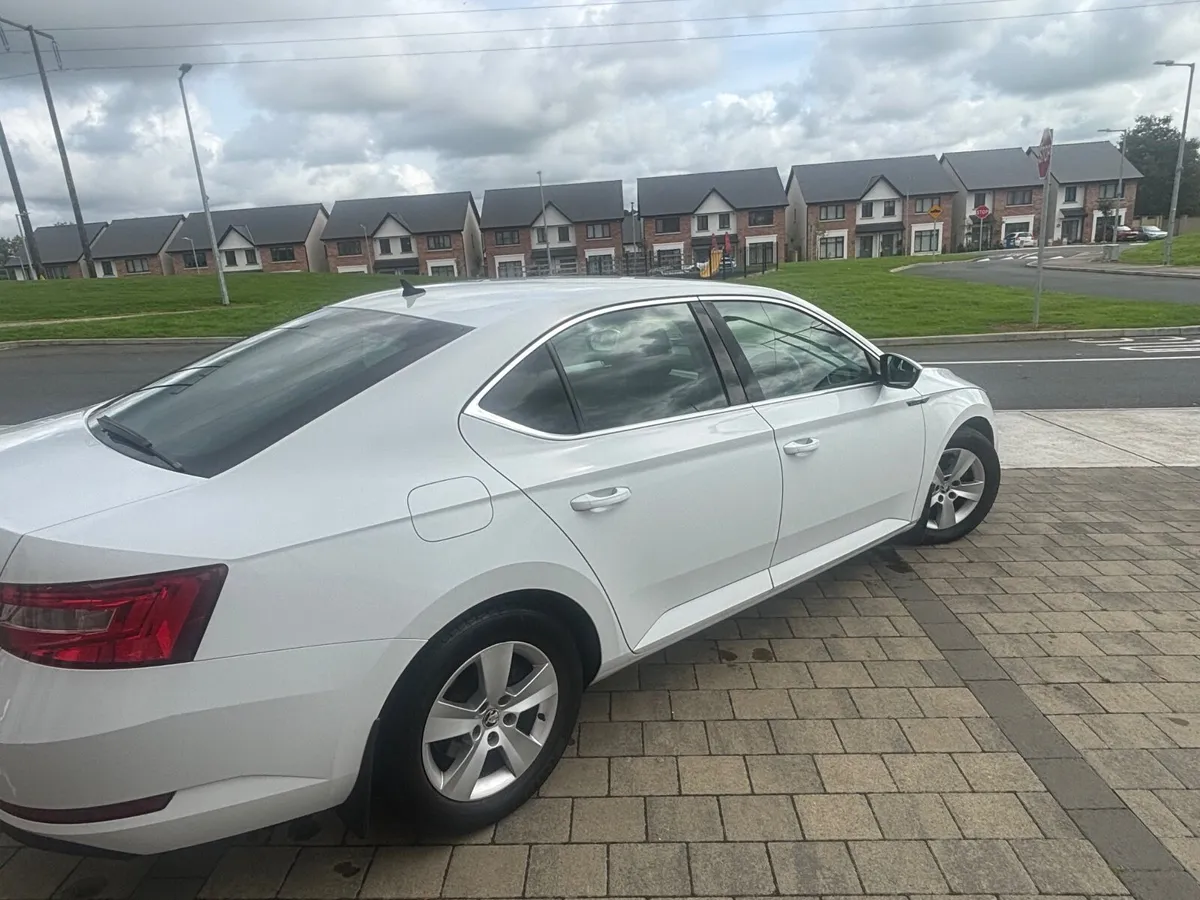 2017 Skoda Superb 2.0 TDI 150 bhp business, editio - Image 4