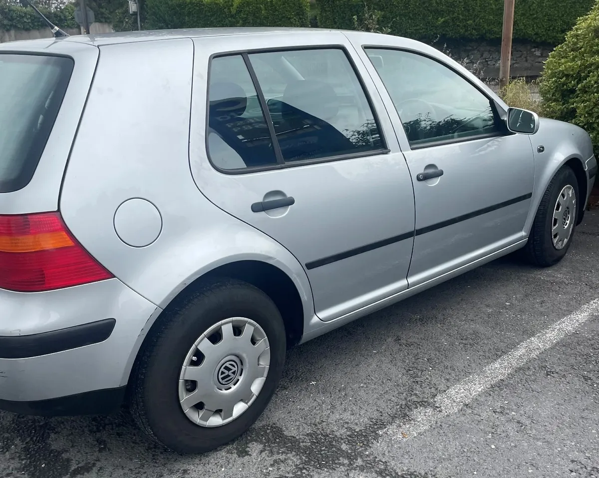 Volkswagen Golf 2001 - Image 2