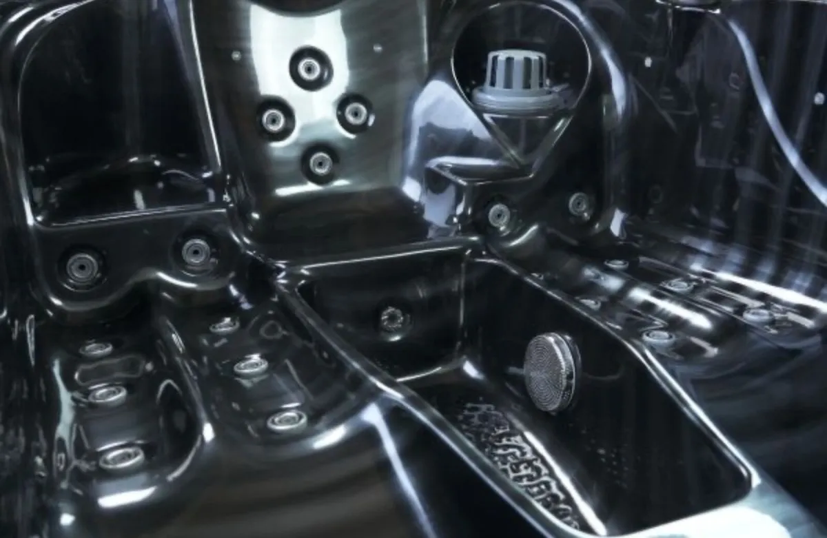 Free Delivery - Thetis 3-4 Person Hot Tub - Image 3
