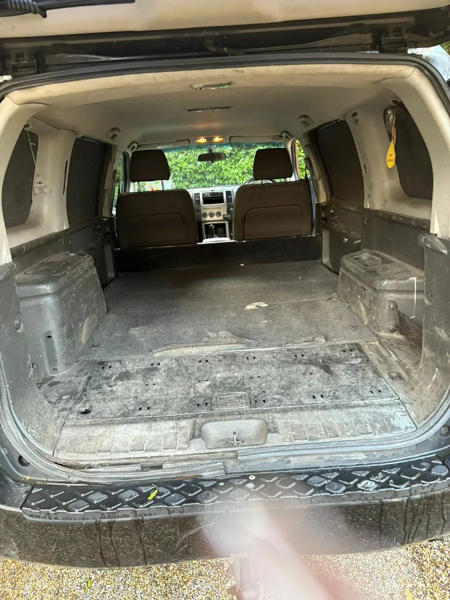 Nissan Pathfinder 2005 - Image 3