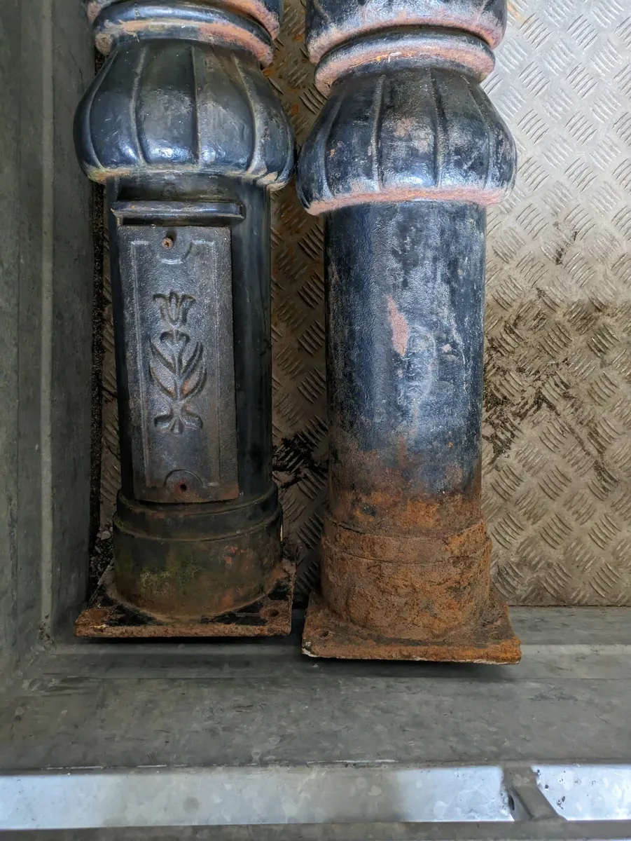 Old street lights - Image 3