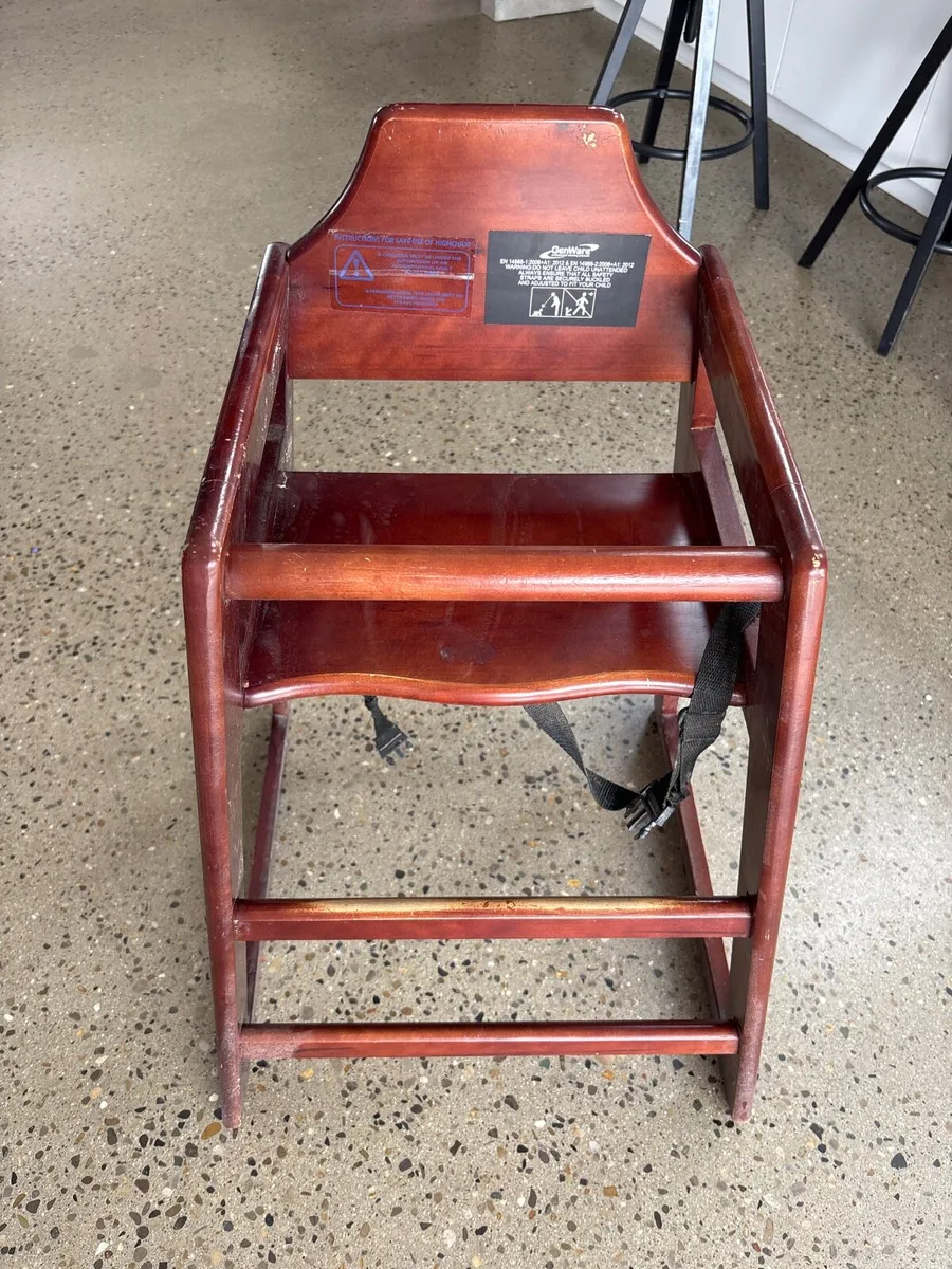 High chair - Image 1