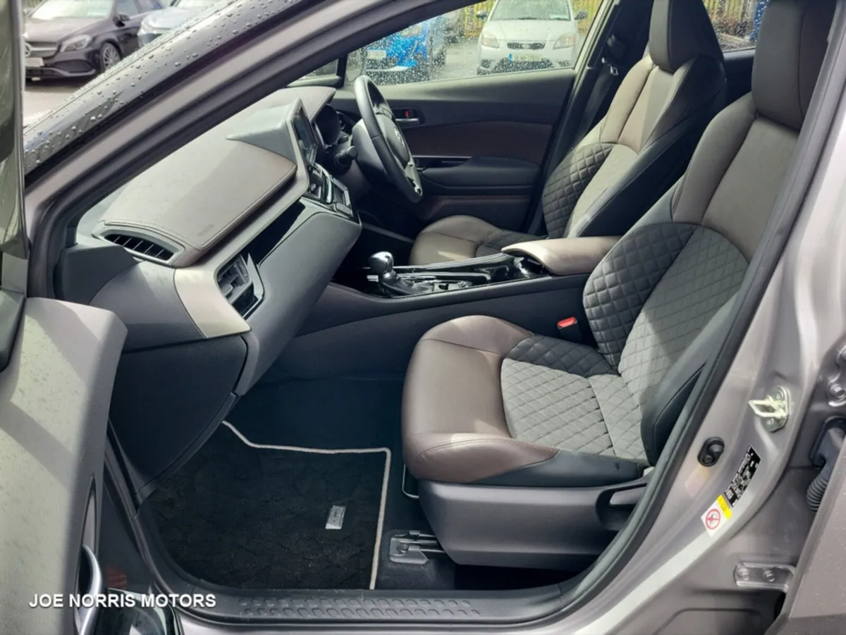 Toyota C-HR 1.8 Hybrid G LED Package - Image 4