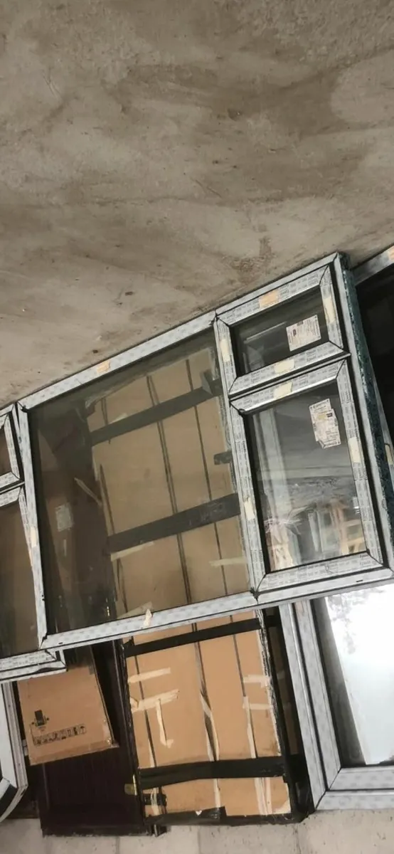 PVC tripe glaze Windows black - Image 1