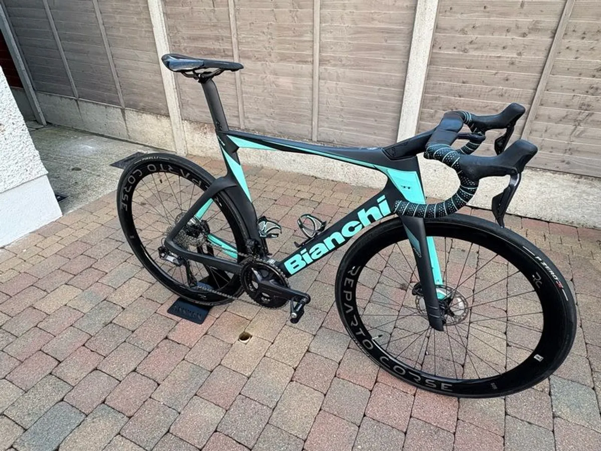 Bianchi Oltre Pro Ultegra Di2 - Image 2