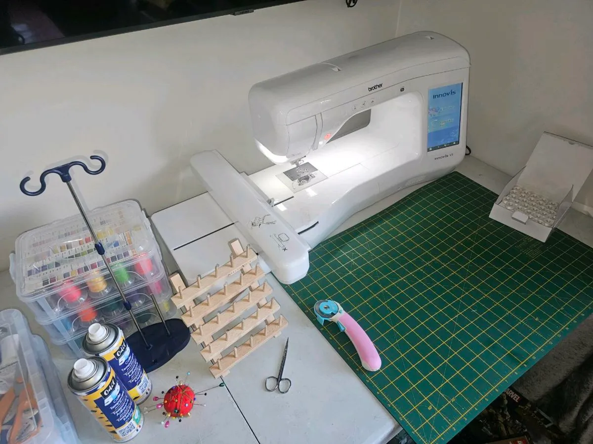 Brother v3 embroidery machine + accessories - Image 1