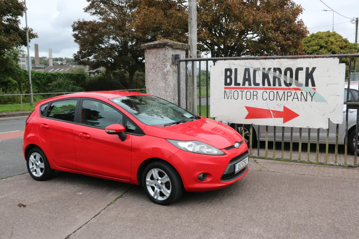 Ford Fiesta 2010 - Image 2