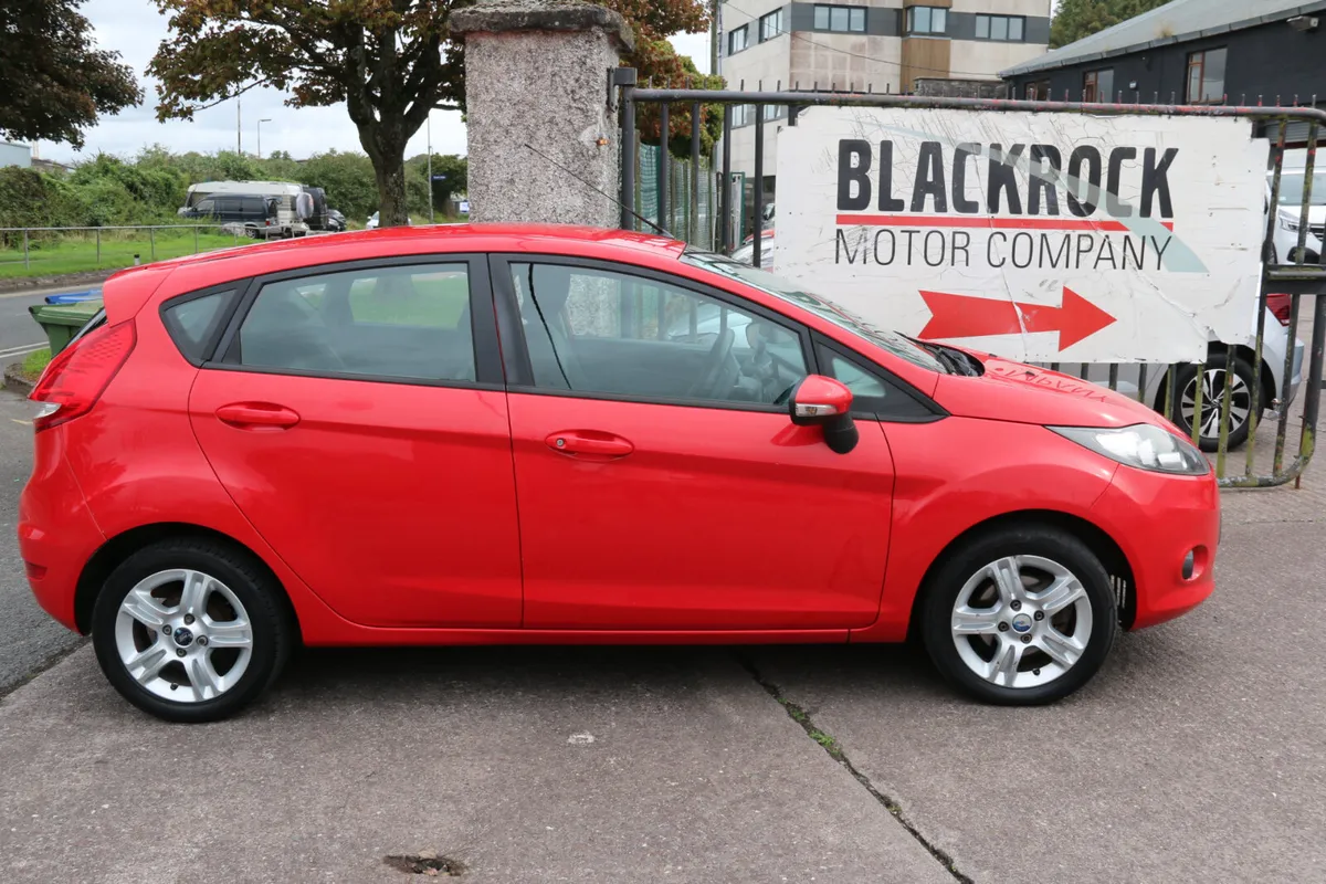 Ford Fiesta 2010 - Image 4