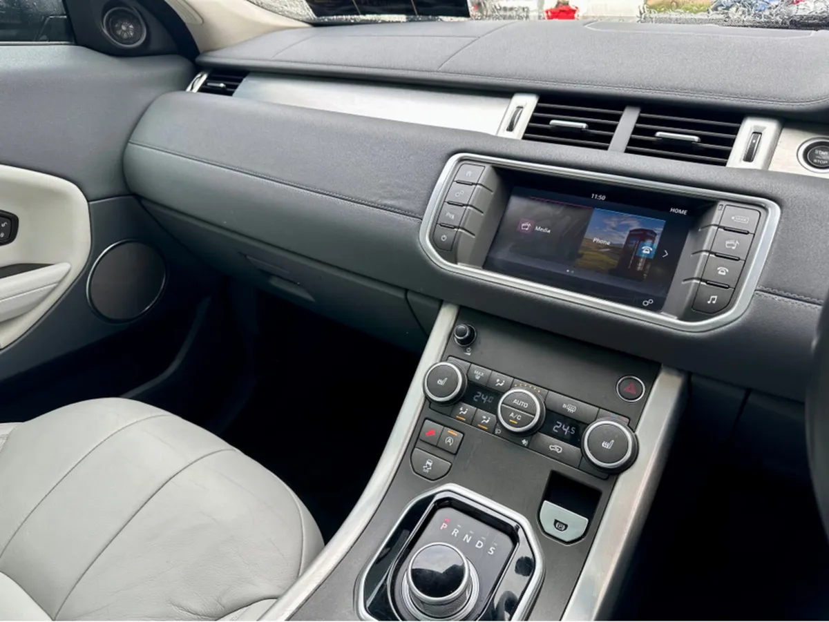 Land Rover Range Rover Evoque RR MY16 TD4 SE AUTO - Image 3