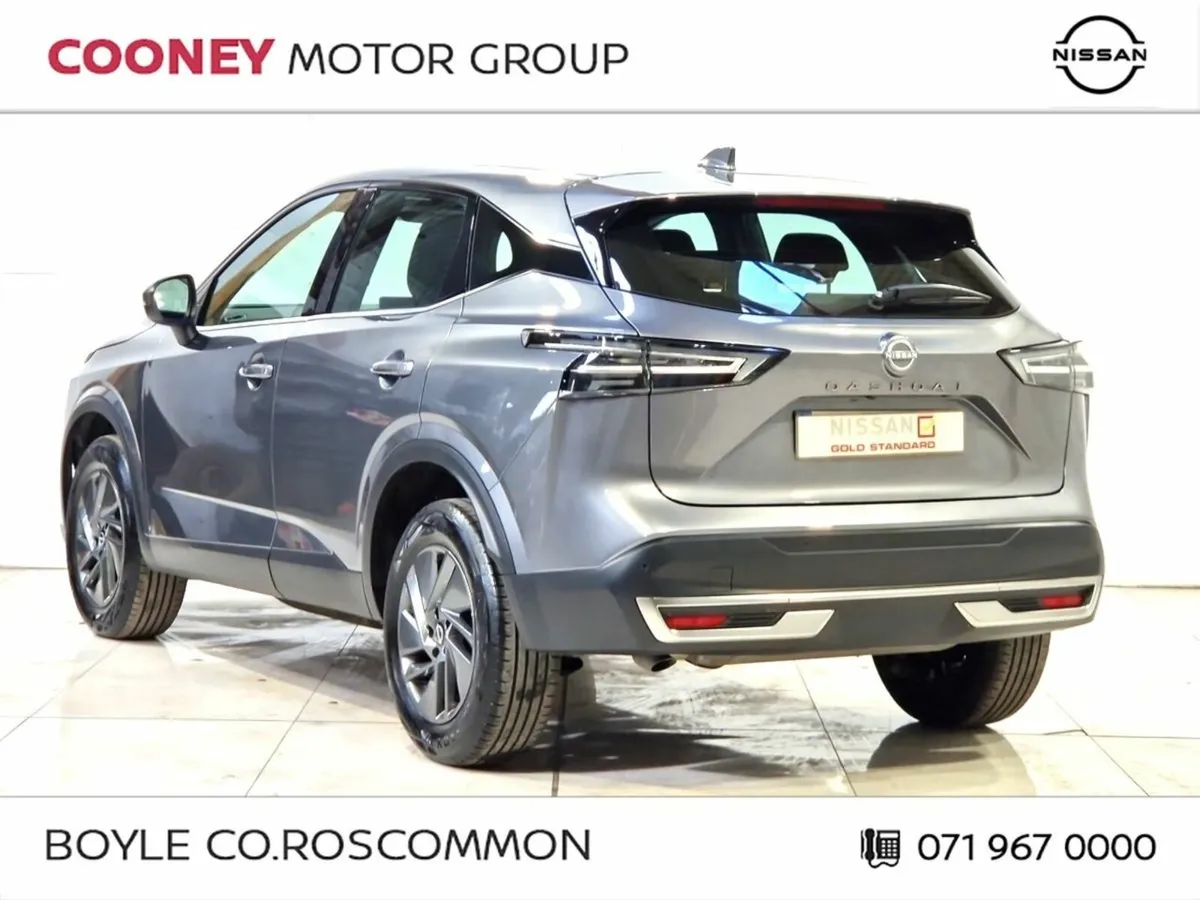 Nissan Qashqai 1.3 PET MILD HYBRID SV.. €36,450 le - Image 3