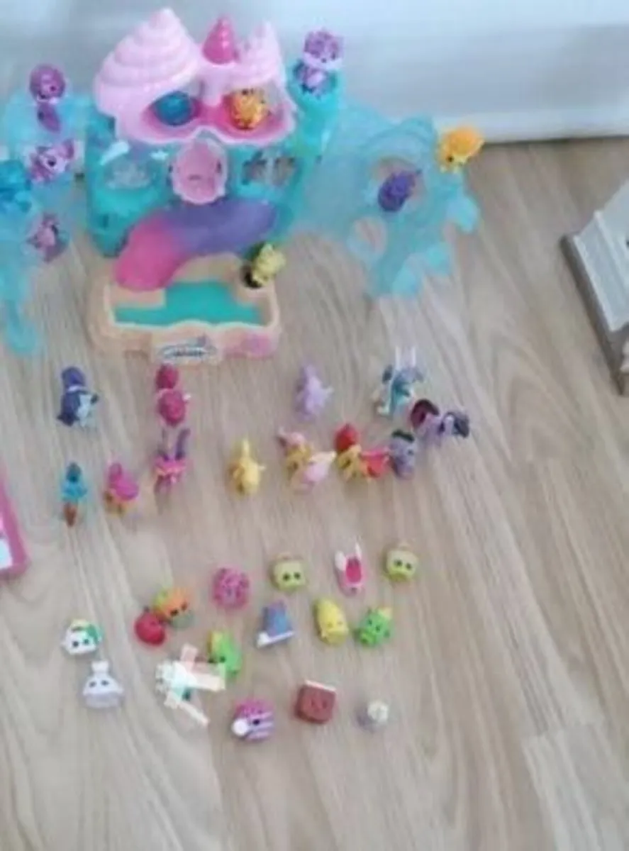 Toys - Image 1