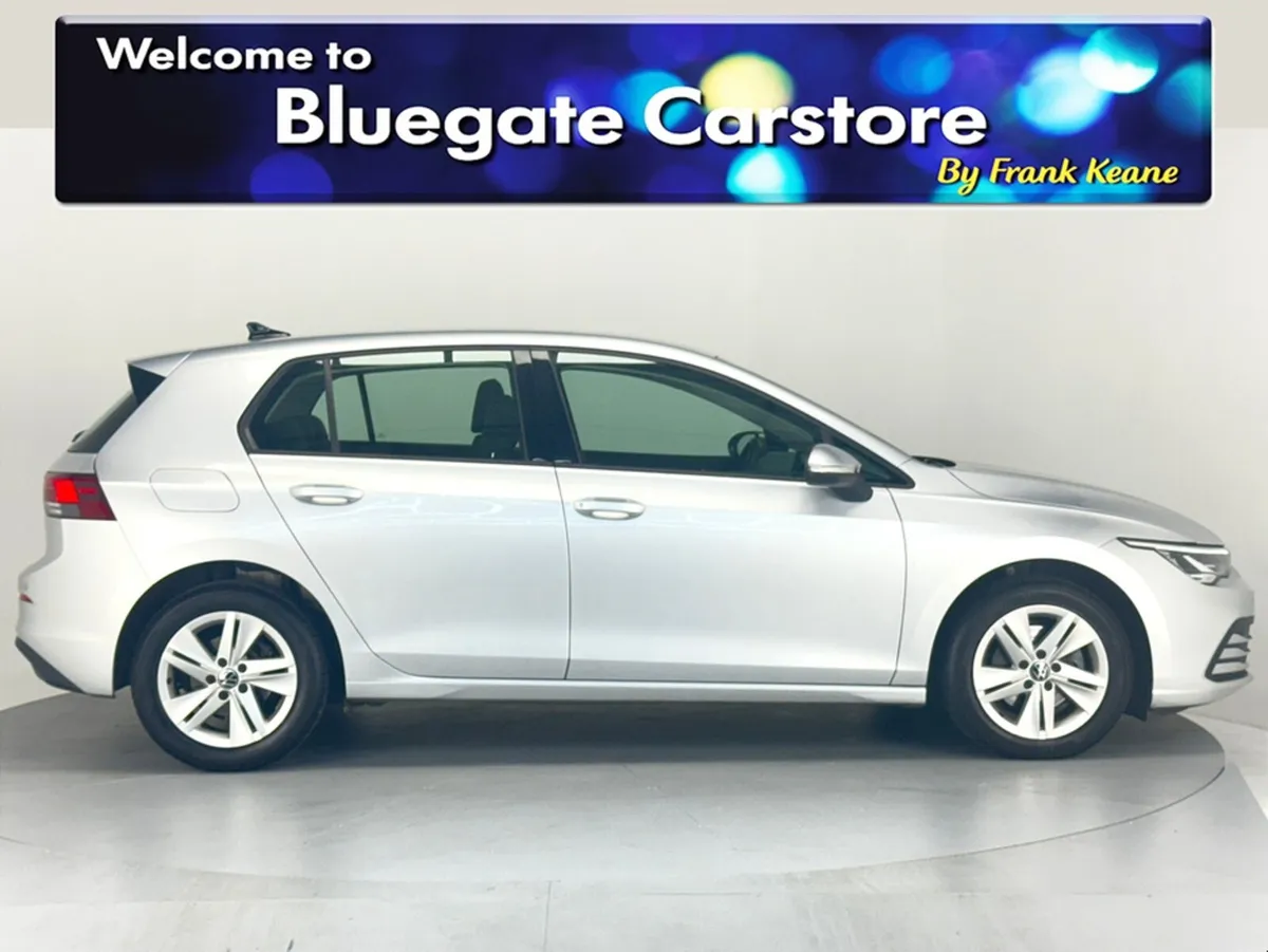 Volkswagen Golf LIFE 2.0 TDI 115HP 5DR**ADAPTIVE C - Image 2