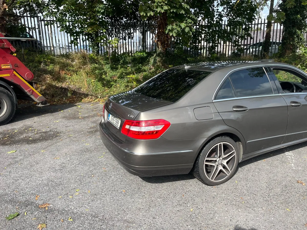 Car - Image 4