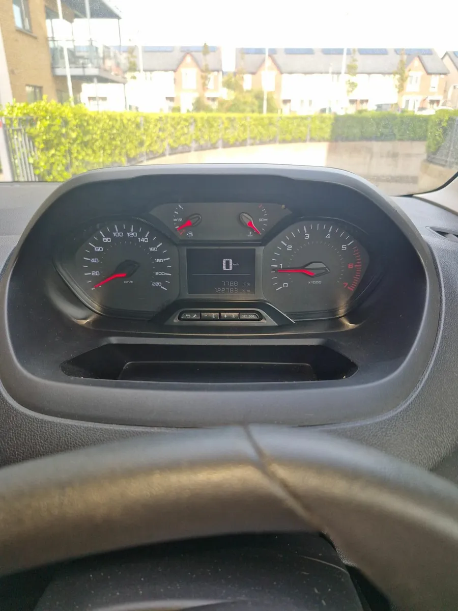 Peugeot Partner 2021 - Image 2
