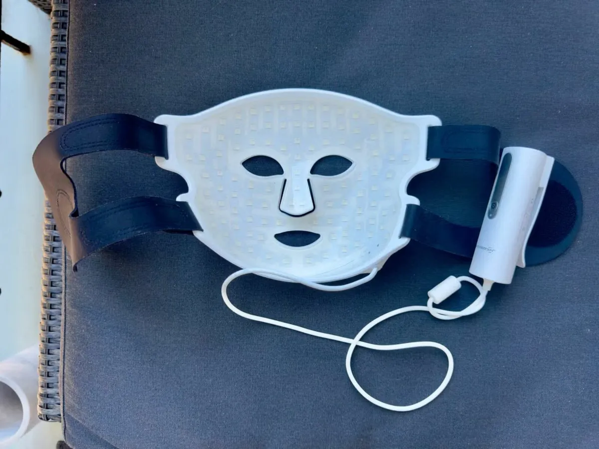 CurrentBody LED Face Mask Series 2 - Image 2
