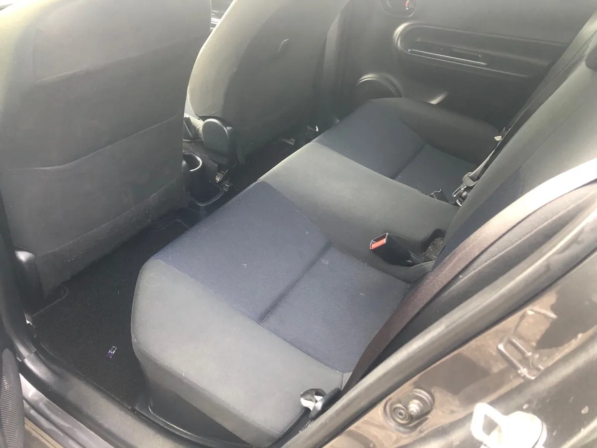 2015 toyota aqua automatic - Image 2