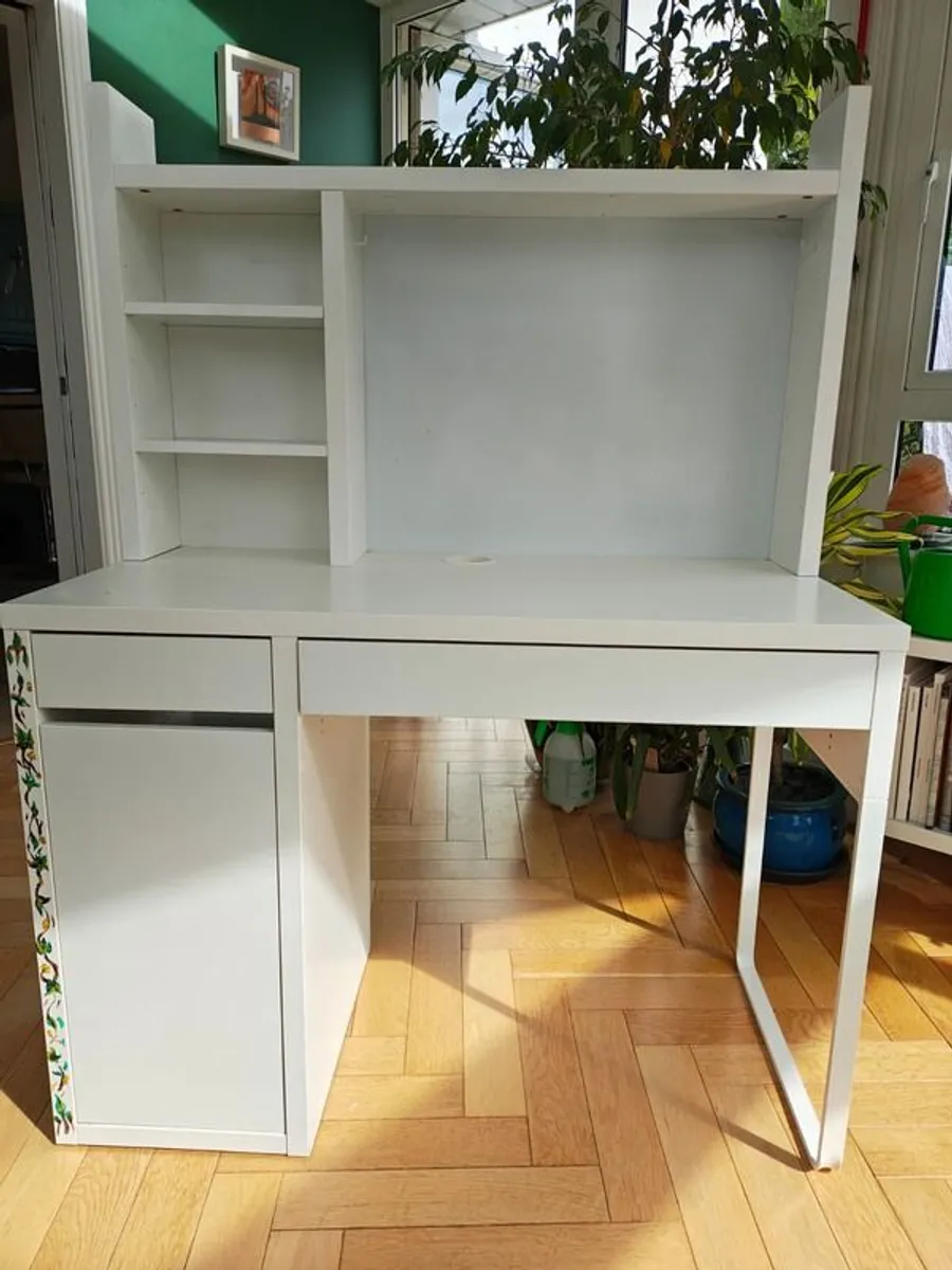 Study desk and seat - Image 2