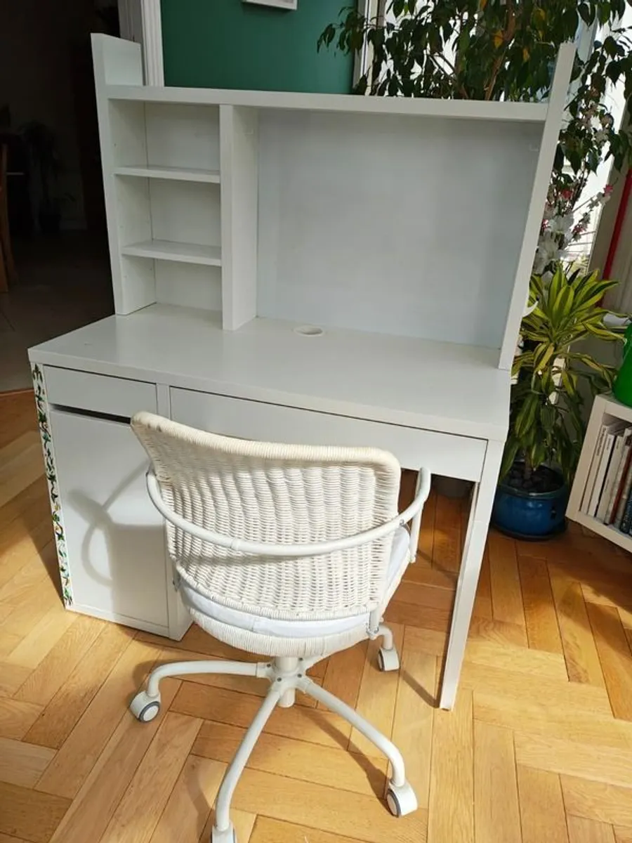 Study desk and seat - Image 3
