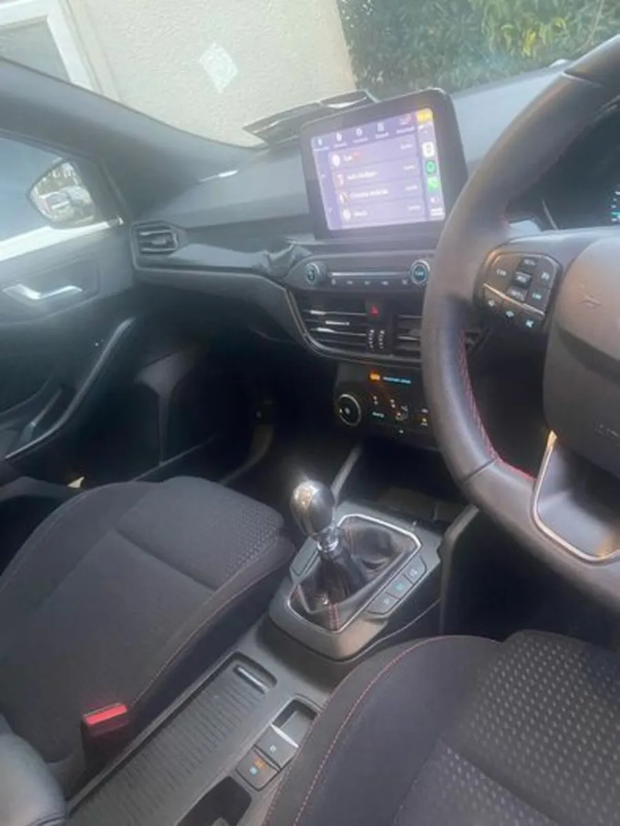 Ford Focus 2019 - Image 2