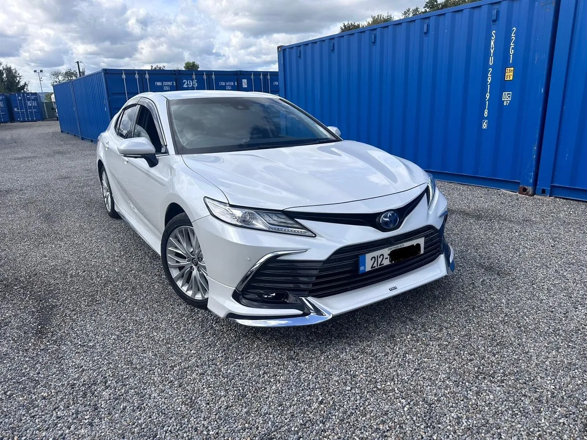 Toyota Camry 2021 GR shape PLATINUM - Image 2