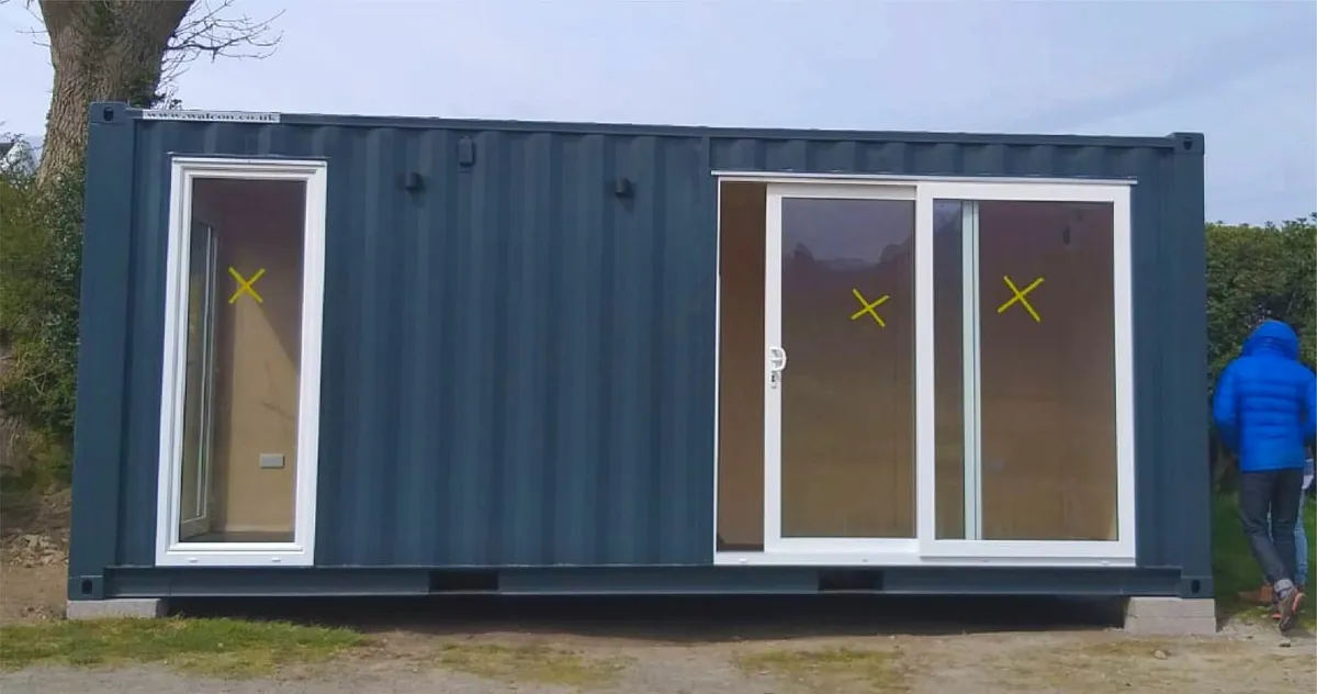 Shipping container home office - Image 1