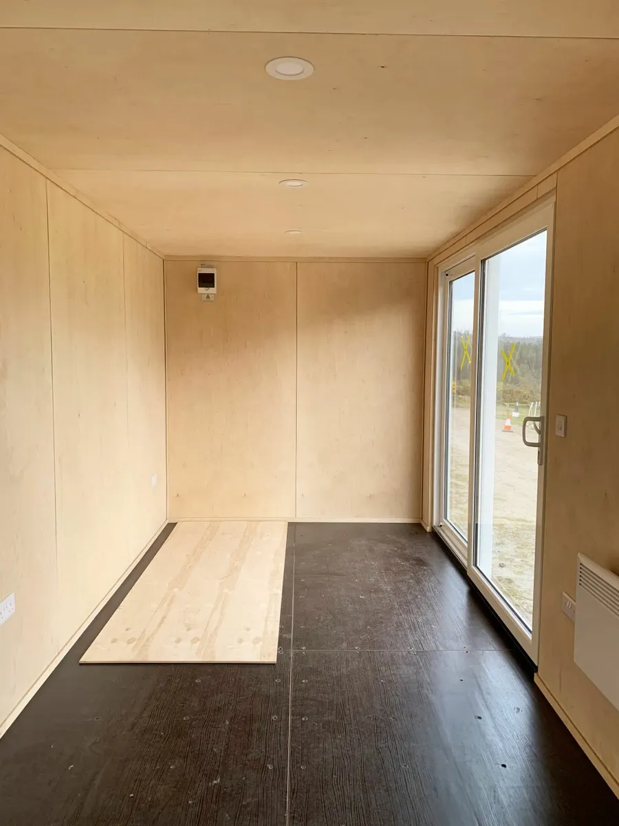 Shipping container home office - Image 2