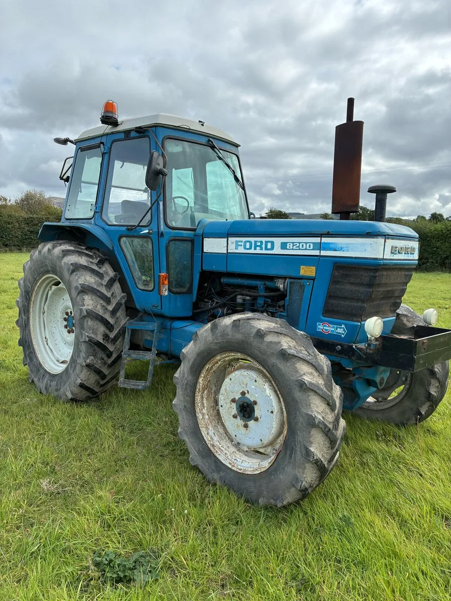 Ford 8200 - Image 1