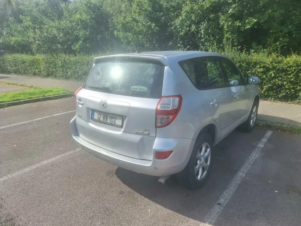 12 toyota rav4 automatic - Image 2