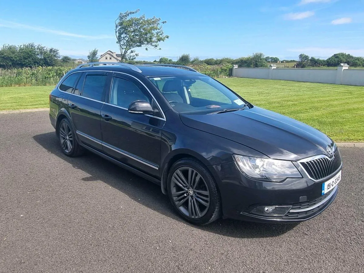 Skoda suberb *LOW KM* - Image 2