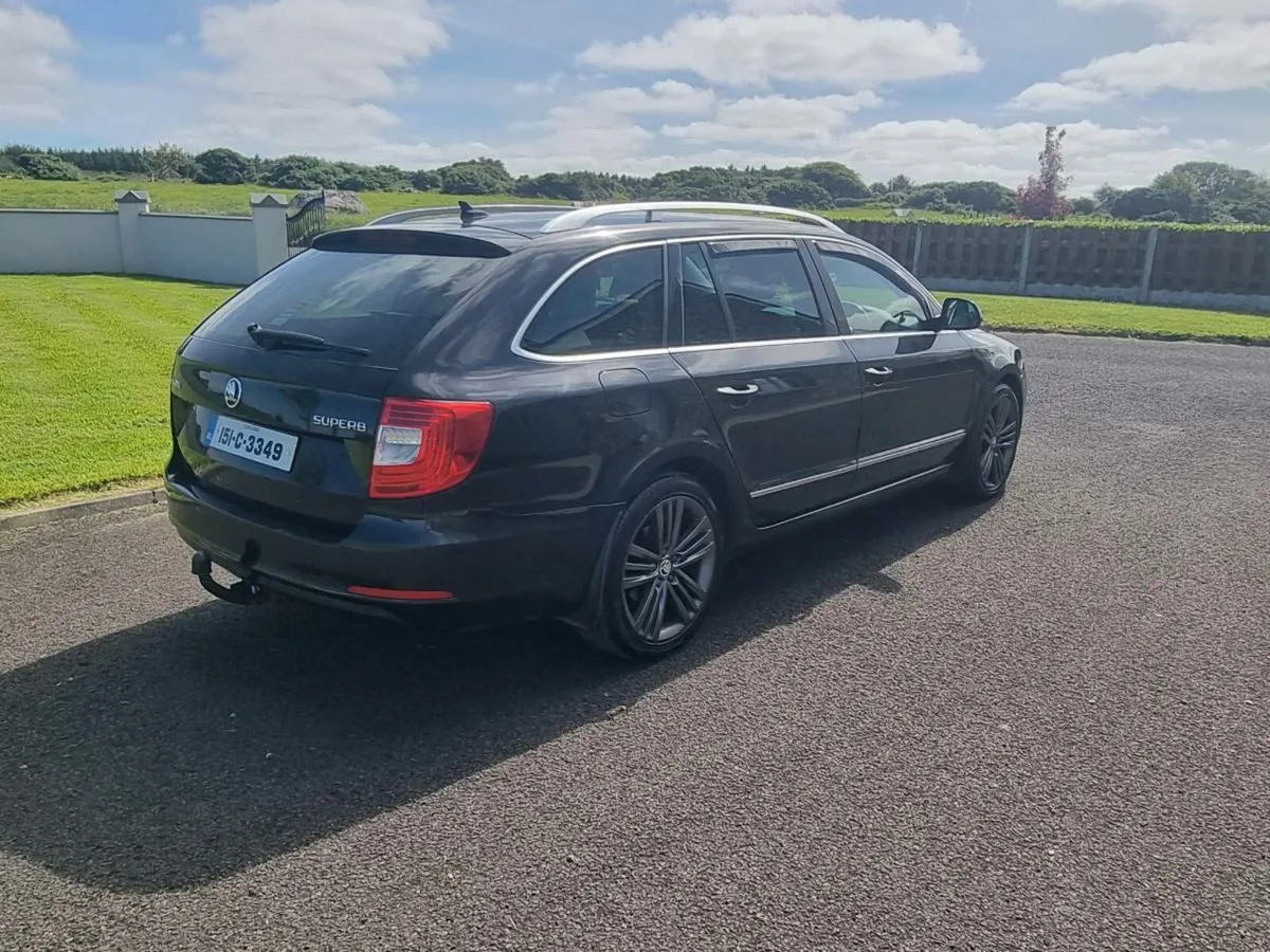 Skoda suberb *LOW KM* - Image 3