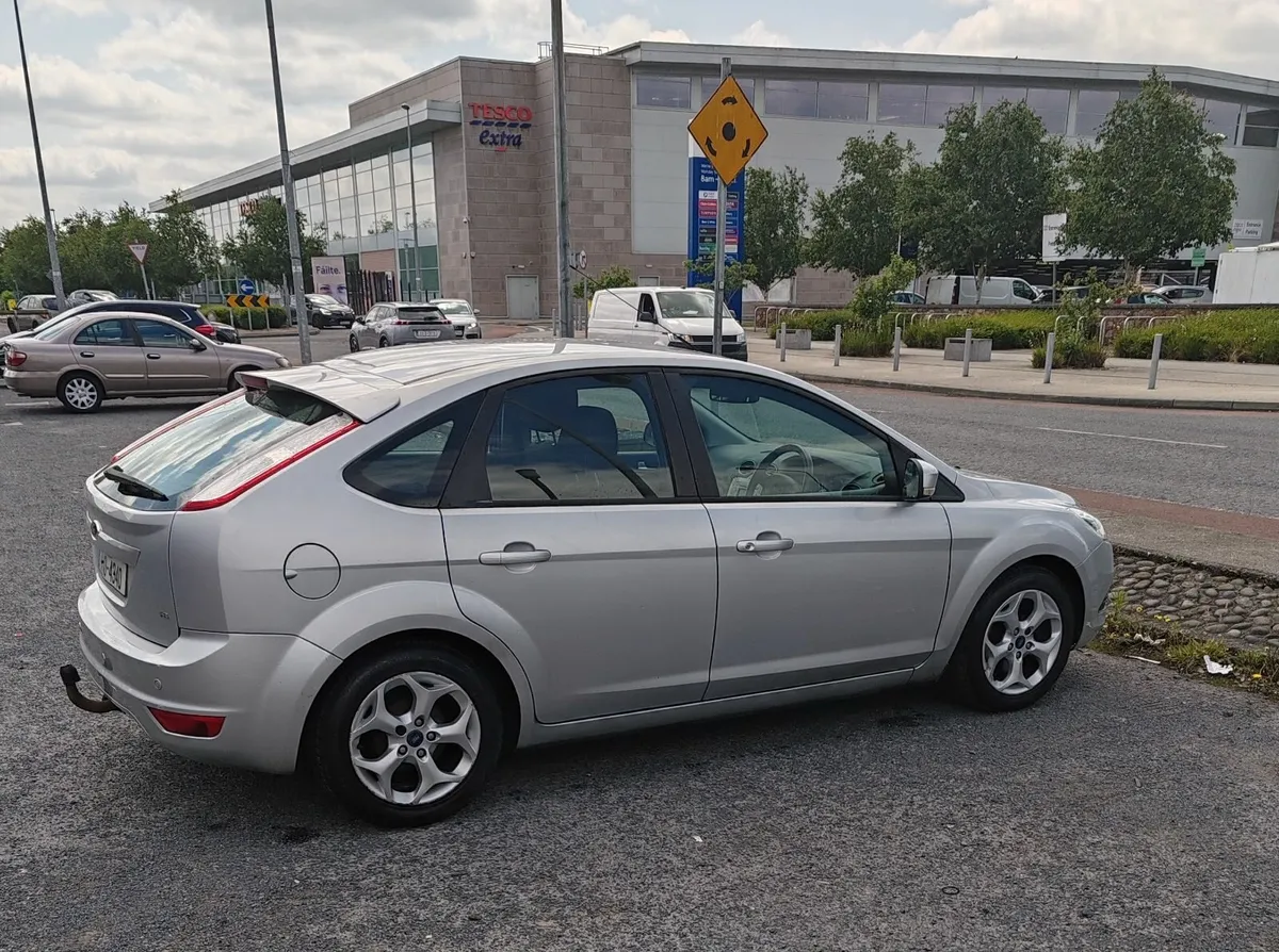 Ford Focus 2011 - Image 1
