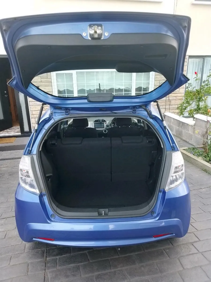2011 Honda Fit - Image 3